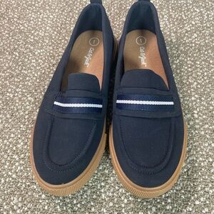 Cat &Jack Boys Navy Slip-On Loafers with Gum Sole and Stripe Detail New Size 1.